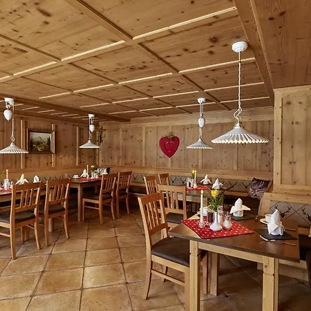Hotel Kronenhof 4*
